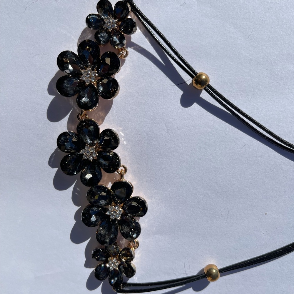 Kalisa black glass short necklace.